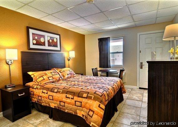 Rodeway Inn & Suites Nags Head Room photo