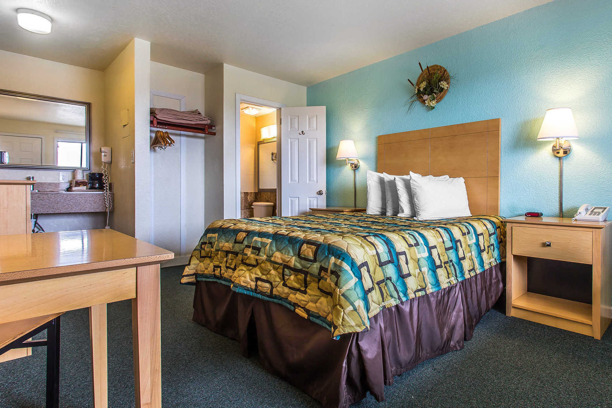 Rodeway Inn & Suites Nags Head Room photo